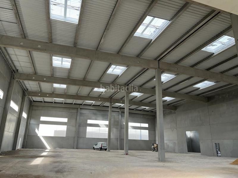 Foto cee0d608-fb26-494c-97bd-d947953463e4. Affitto capannone industriale con riscaldamento in Abrera