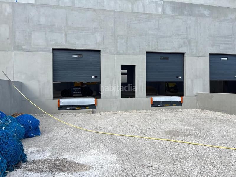 Foto f198db7f-ab3b-4536-a243-7e6ebeb3557f. Affitto capannone industriale con riscaldamento in Abrera