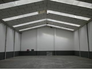Rent Industrial building in Centre. Excelente ubicación