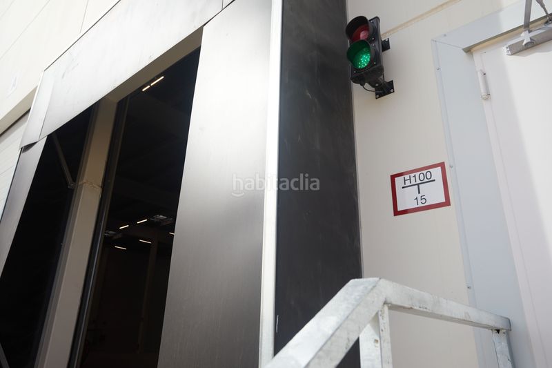 Foto 0b3301e8-63be-479d-b04e-f8dd92792b45. Rent industrial building in Torija