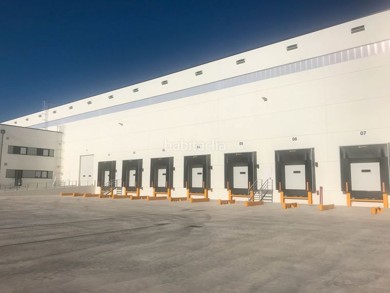 Foto 5ec7ca41-b69c-49ac-98fc-4cc1fb3156d9. Rent industrial building in Torija