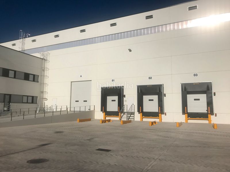 Foto 6f1f52dd-df45-4a5f-b1bb-d6e921a01e03. Rent industrial building in Torija