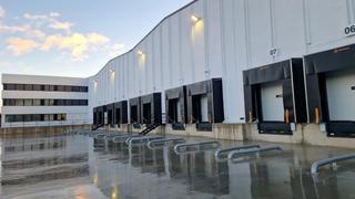 Affitto Capannone industriale  N/a. Alquiler de nave en calle rey pastor