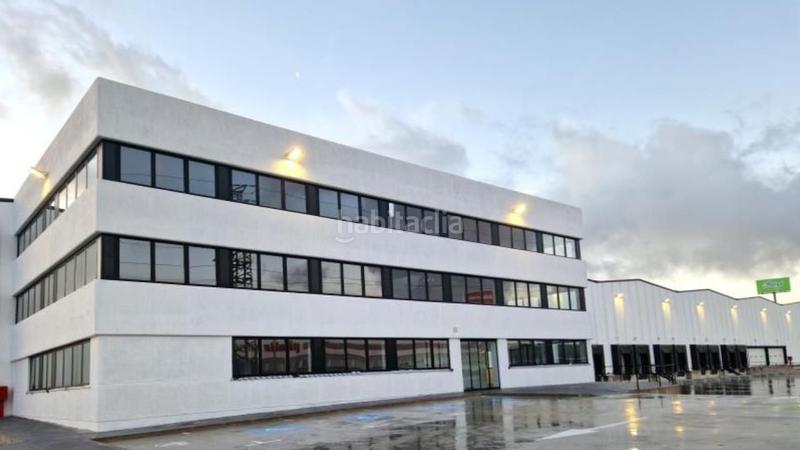 Foto a50d91f0-adb0-42bd-9cf2-e0d372aac226. Affitto capannone industriale in Las Dehesillas-Vereda de los Estudiantes Leganés