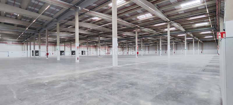 Foto 4ca642c1-2c26-441a-ad76-f7a9cf41368c. Rent industrial building in Las Dehesillas-Vereda de los Estudiantes Leganés
