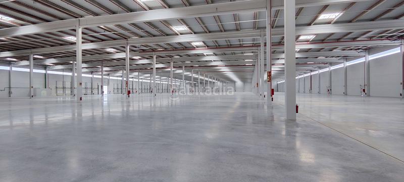 Foto 32d6d719-977c-4843-814e-c9cc162b580f. Affitto capannone industriale in Estación-Cruz Roja Illescas