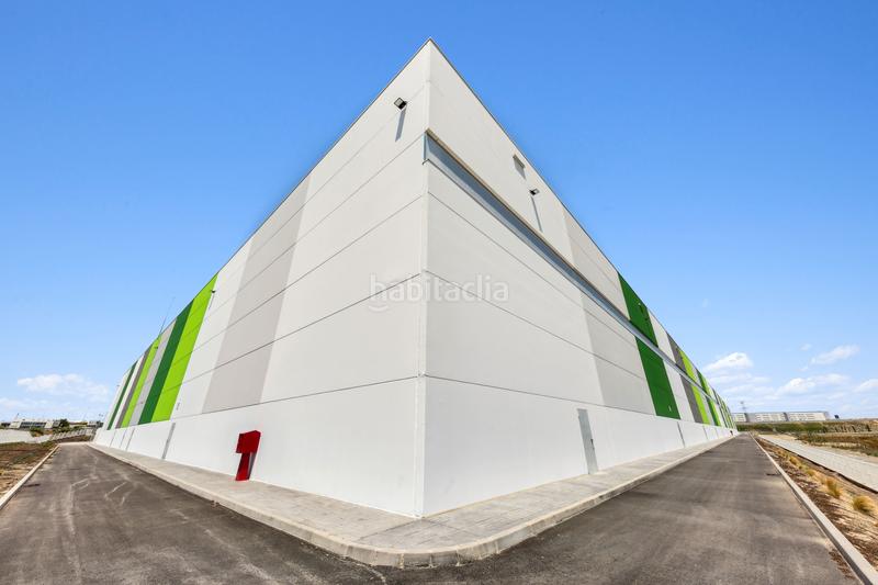 Foto a01c42b1-c2f4-4fe4-a9a7-0e53d7e4c881. Alquiler nave industrial nave en alquiler en plataforma central iberum, - 52560m2 -m09a en Illescas