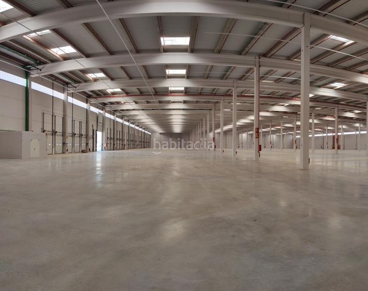 Foto ce095974-6887-4b06-9b05-b9e58c60a74c. Lloguer nau industrial a Estación-Cruz Roja Illescas