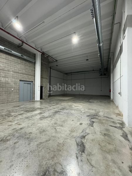 Foto cd75531a-37f1-4fee-a4e9-609ccf6d84ae. Miete fabrikhalle in carrer de la imaginació 3 in Gavà