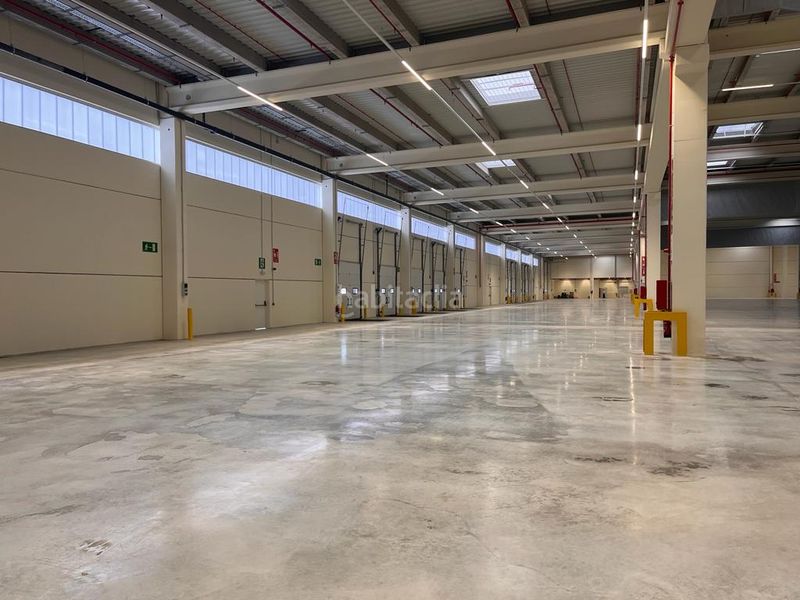 Foto 6b48a26f-1709-4cbc-9bd0-a58b12554a16. Rent industrial building in Òdena