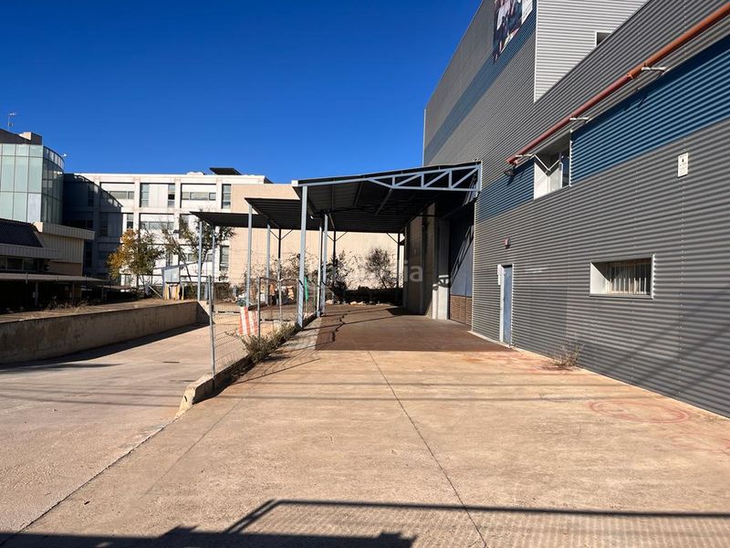 Foto ab62c8f4-8911-4848-9149-bd86cd034673. Rent industrial building in Òdena