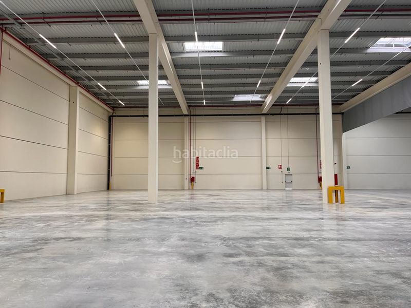 Foto bd656e99-c2b4-411e-97c9-65d6f749ff4c. Rent industrial building in Òdena