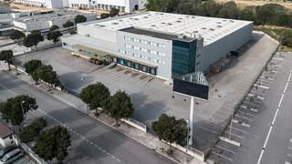 Lloguer Nau industrial a Carrer de can cabanyes 50. Nave logística con gran patio exterior en granollers