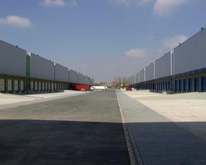 Location Bâtiment à usage industriel à Carrer e 35. Nave logística en la zona franca