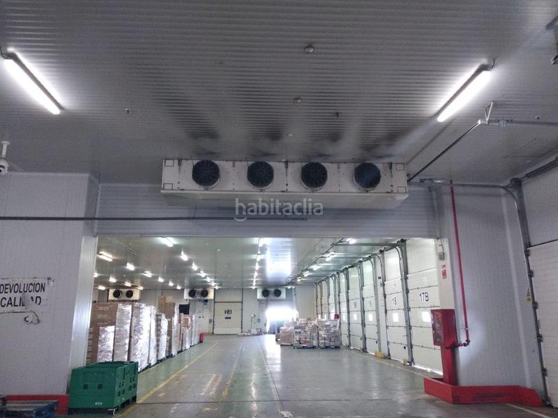 Foto b5ed6d39-ffb0-49e8-a343-55ee1fc4cbc3. Rent industrial building in calle galileo galilei 3 in Alcalá de Henares