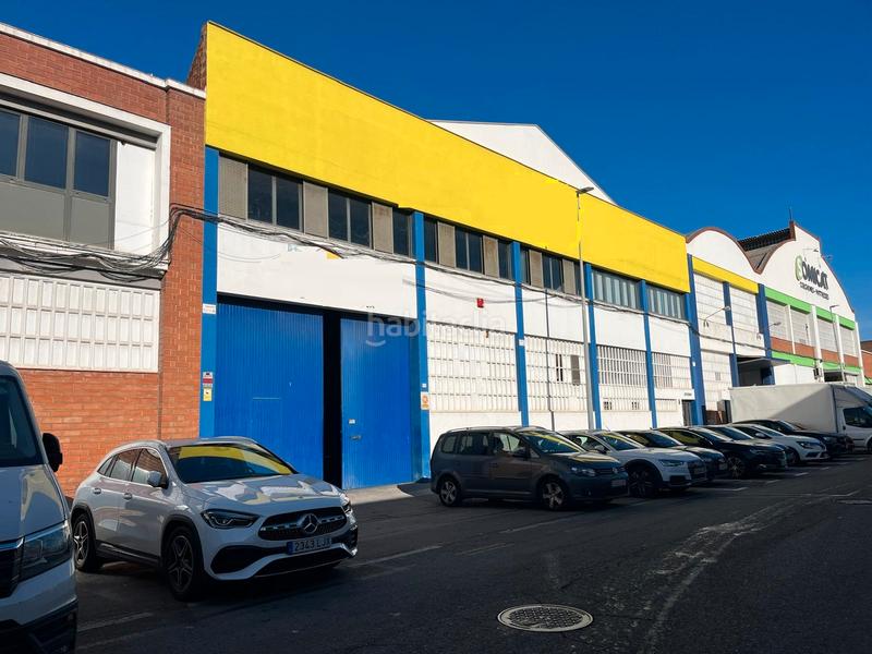 Foto 5fe394a4-7c95-46c2-a8af-561e8569db24. Rent industrial building in Centre Hospitalet de Llobregat (L´)