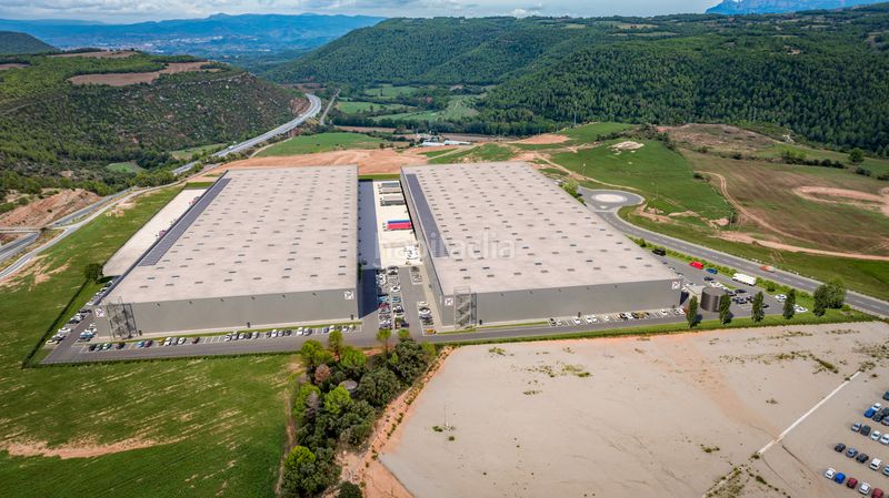 Foto fa3e3325-2203-4ddf-9b58-3618af227b7e. Rent industrial building in carrer dels ametllers 23 in Rajadell