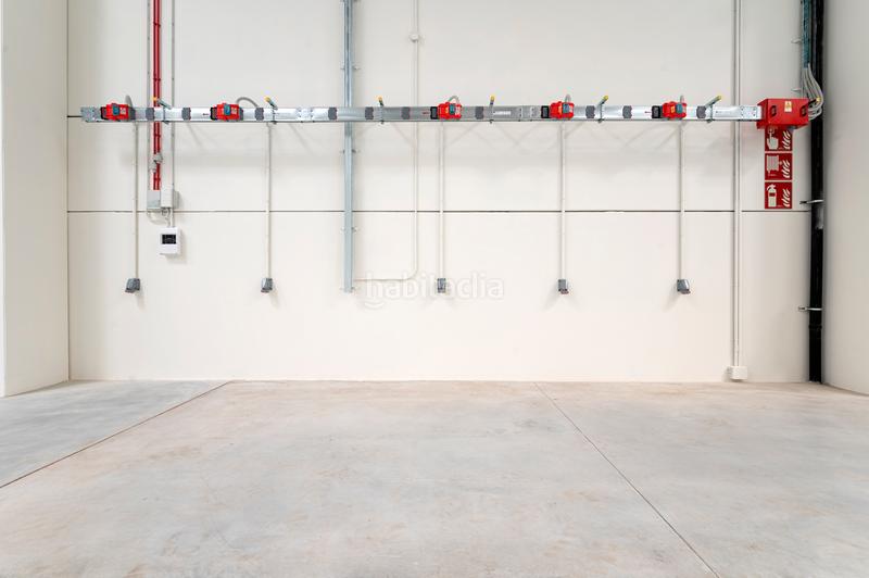 Foto 82beadbc-039b-40b8-8297-b9e4fe882e14. Rent industrial building in carrer de l'argila 6593 in Esparreguera