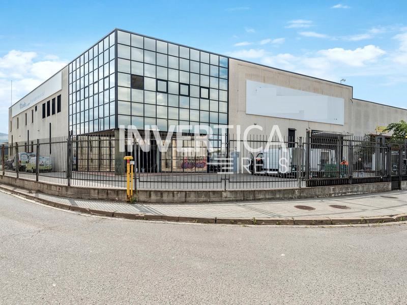 Foto 0fda3c8a-a11a-4848-9379-1db66b577c7b. Lloguer nau industrial a carrer pla de matabous 40 a Montcada i Reixac