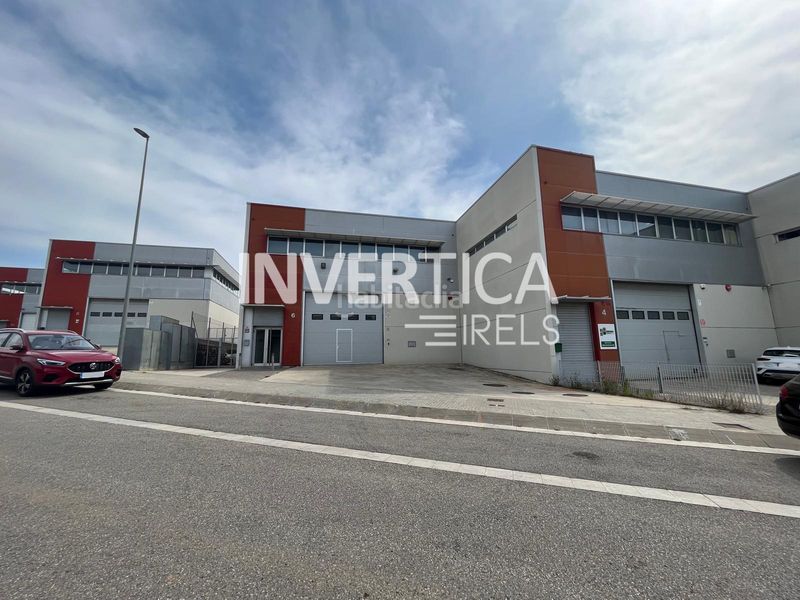 Foto cec72da8-89ad-4f57-9b70-3f93a1d159eb. Alquiler nave industrial  en Cervelló