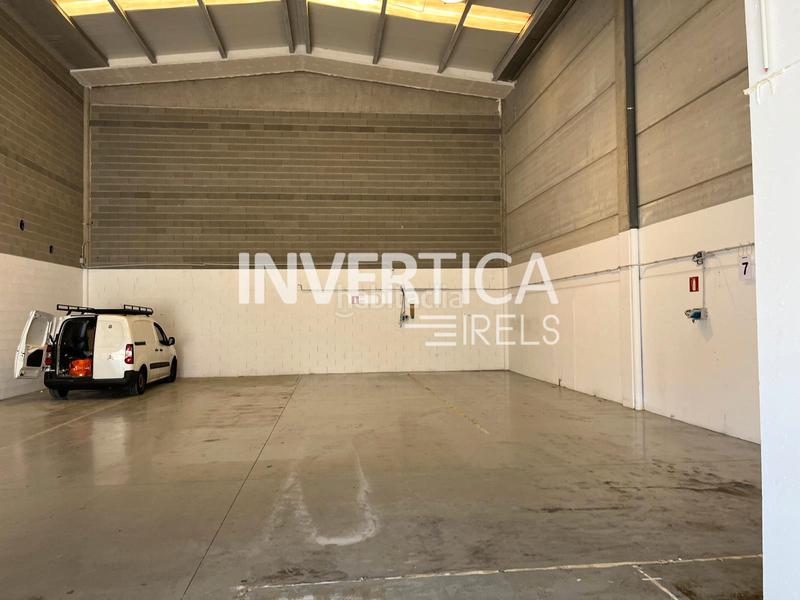 Foto 3006ee12-96a9-4c68-bf40-532c4f40d5ec. Lloguer nau industrial a carrer del fornal 11 a Can Vinyals Esparreguera
