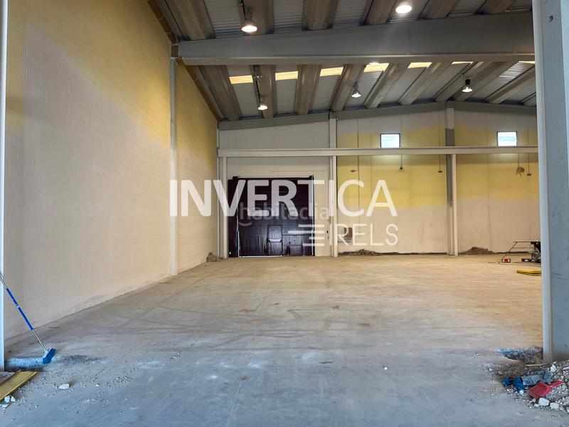 Foto 393a5b80-67f7-48b7-9dea-aebfa37bc924. Lloguer nau industrial a carrer del fornal 11 a Can Vinyals Esparreguera