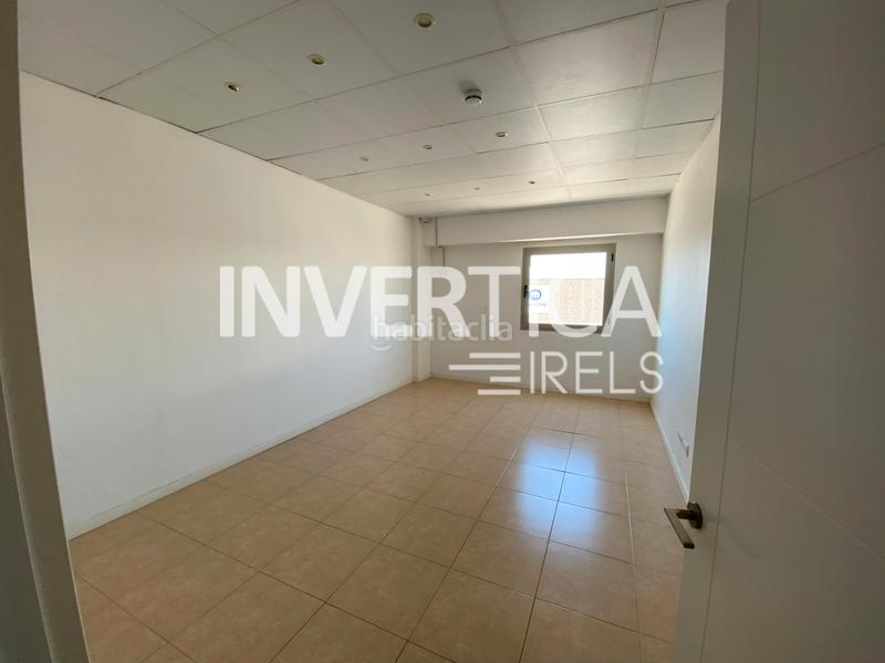 Foto ea23c293-a2fb-4e04-8063-848fc5ad6fc4. Lloguer nau industrial a carrer del fornal 11 a Can Vinyals Esparreguera