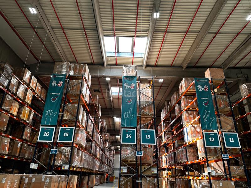 Foto bc895687-f0d2-44bb-82e5-b3677a4c1b47. Location bâtiment à usage industriel dans calle galileo galilei 29 dans Alcalá de Henares