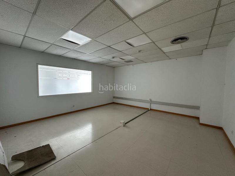 Foto c4bf4239-28fc-43dd-baf6-40a931e94112. Rent industrial building in calle galileo galilei 29 in Alcalá de Henares