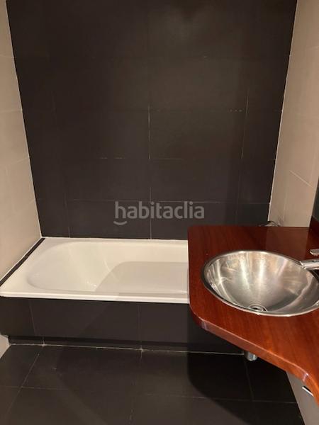 Foto ebe7a770-ce96-461c-9333-47265a4363e1. Pis amb calefacció aparcament a Centre Mataró