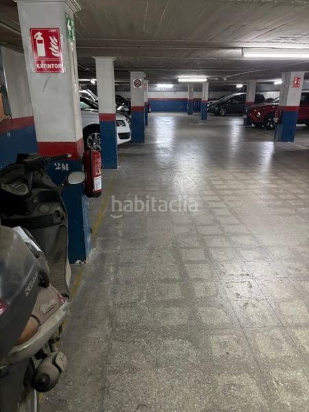 Foto 1c1fee79-1ca2-4abb-bd73-78a3e208199e. Motorcycle parking in carrer de la cooperativa 79 in Mataró