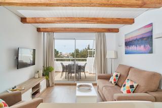 Apartament a Carrer valncia 4. Apartamento renovado con terrazas privadas en ibiza, a pasos de