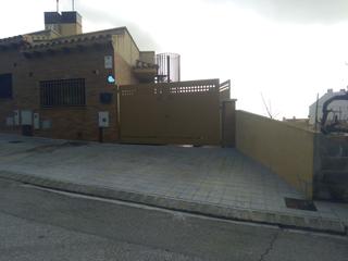 Semi detached house in Roda de Barà. Cerca pueblo