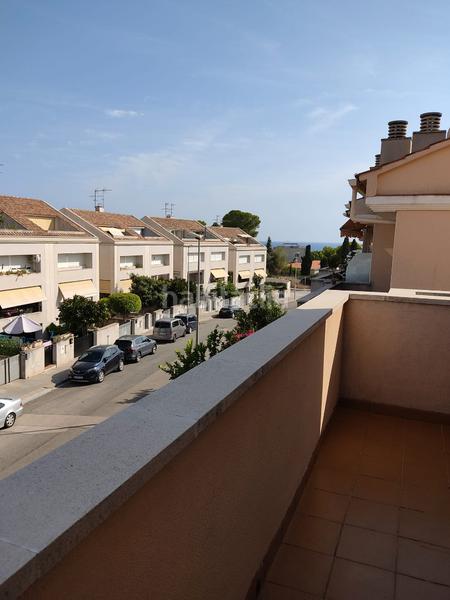 Foto 417b9f4a-5123-4416-9125-aac01e38ac8d. Casa adosada a 250 metros de la cala canyadell en Torredembarra