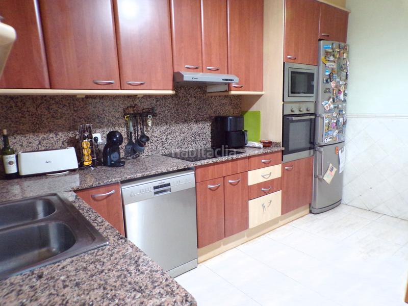 Foto 186276a5-f10d-4982-acd9-cf77c07f27a0. Casa a schiera con riscaldamento parcheggio piscina in Vendrell (El)