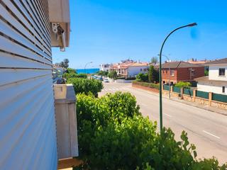 Pis a Carrer illa de siclia 21. A 50 metros de la playa