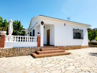 Casa  Carrer antonio machado. Piscina privada