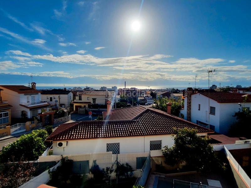 Foto c6ed0043-3ce8-4135-901c-4f0a5b1ad016. Casa adossada a carrer de l'enxaneta david sánchez 6 a Torredembarra