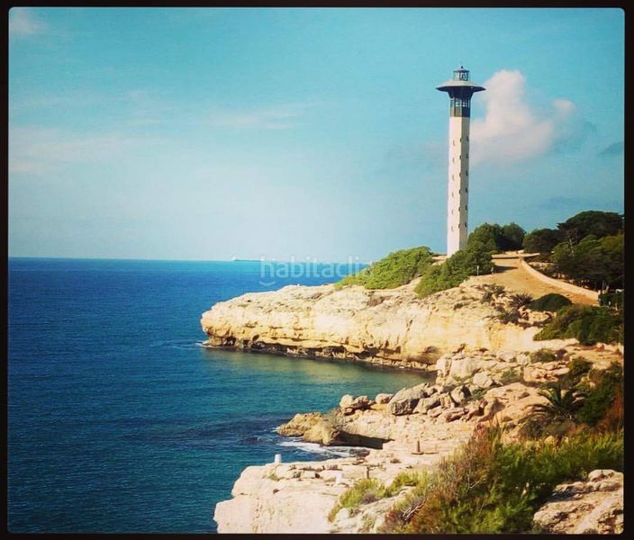 Foto fa62d97d-1cf5-4807-b36e-42b0ab826bd2. Casa amb xemeneia aparcament a Els Munts Torredembarra