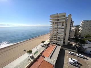 Apartament a Centre-Platja. Apartamento en venta en 1 lnea de mar, 2 dormitorios.
