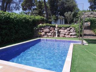 Chalet in Airesol. Casa con piscina para entrar a vivir
