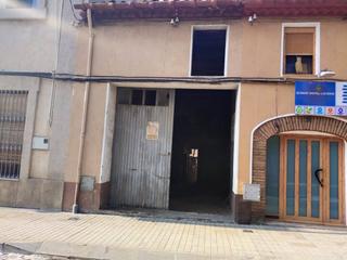 Casa aparellada  Calvari. Casa para rehabilitar en el centro.