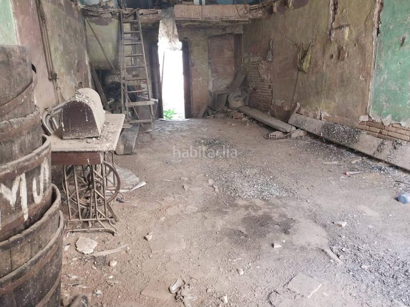 Foto a5eb046f-03ae-4997-aeeb-87dfa75ffa26. Casa pareada casa para rehabilitar en el centro. en Ripollet