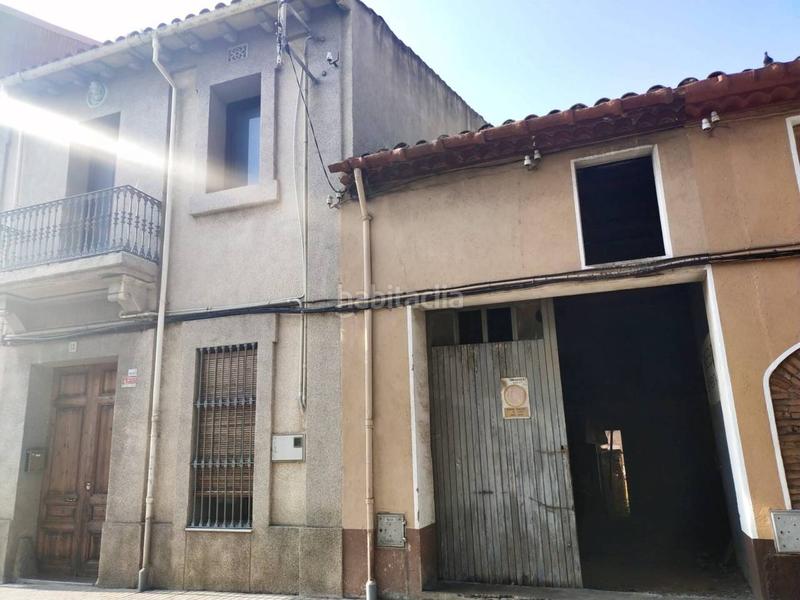 Foto c749dc1a-c796-424b-8976-a8d75f9cdba5. Casa pareada casa para rehabilitar en el centro. en Ripollet