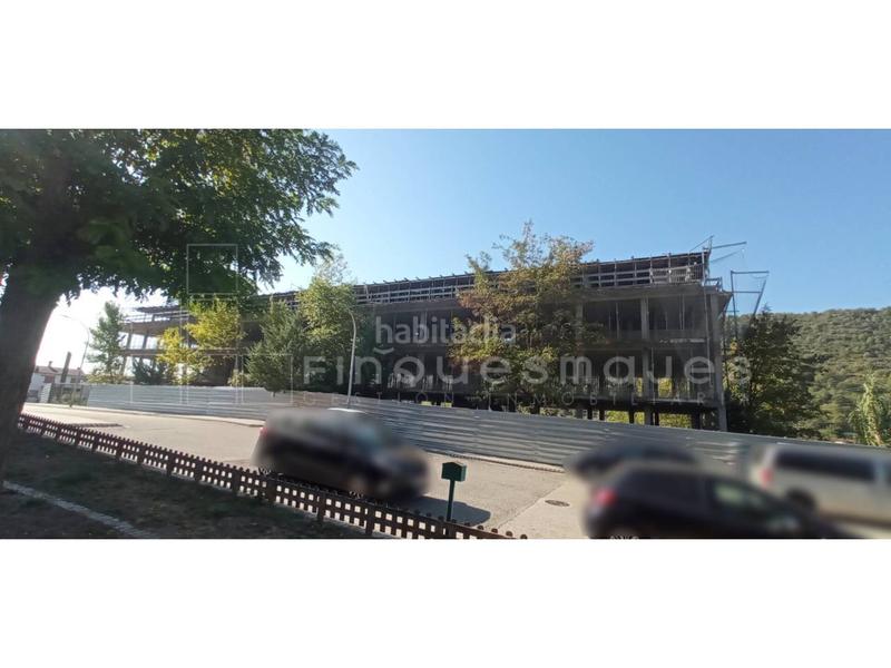 Foto c6794b4d-5800-44ee-95b8-f50719e7f9fb. Edificio  en construcción en puigreig en Puig-reig