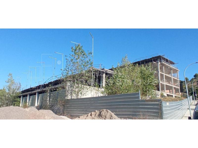 Foto e5ea2e6c-546f-4383-b567-89747f0c0215. Edificio  en construcción en puigreig en Puig-reig
