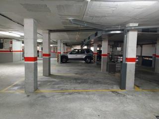 Aparcament cotxe  Pardo bazán. Parking en carrer pardo bazan