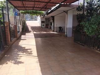 Chalet à Can Parellada. Casa para 2 familias