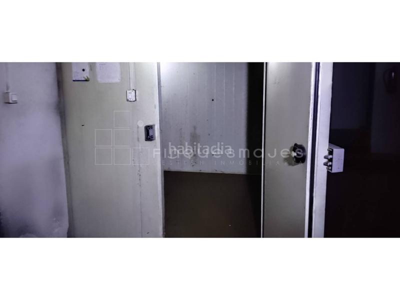 Foto 0b623752-4b86-4851-aef1-805c58915ed1. Locale commerciale in Plaça Catalunya Manresa