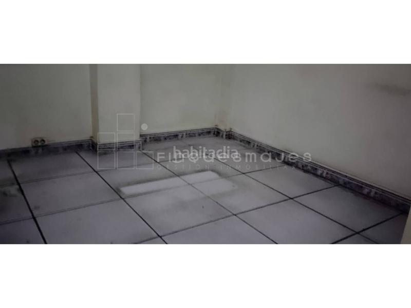 Foto ada0b5cb-2433-4f37-9ecd-7021a7f884aa. Locale commerciale in Plaça Catalunya Manresa